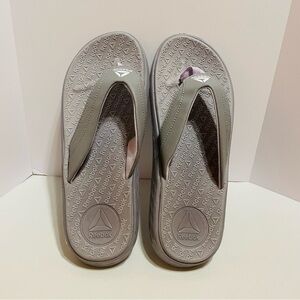 Reebok Flip Flops Womens 11 Sandals Grey White New EVA Comfort Summer Beach
